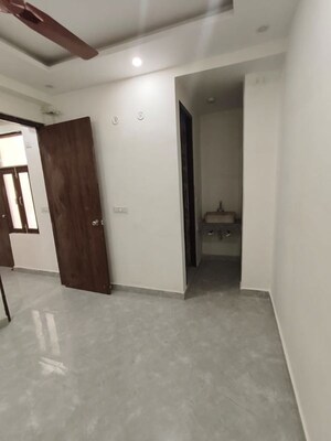 Room in 3 BHK Builder Floor at Mehrauli – for Rent