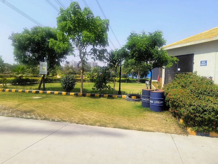 Garden, pareena-coban-residences 3.5 Bedroom 1997 Sq.Ft. Apartment In Sector 99a Gurgaon 10404666