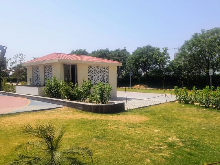 Garden, pareena-coban-residences 3.5 Bedroom 1997 Sq.Ft. Apartment In Sector 99a Gurgaon 10404666