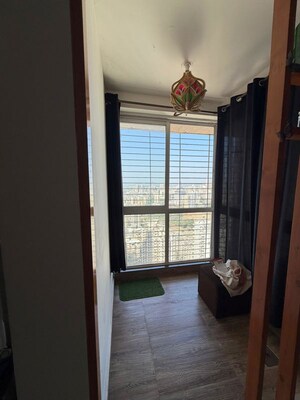 Room in 1 BHK Apartment at Puranik Tokyo Bay Phase 2A, Kasarvadavali – for Rent