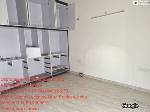 Room in  Apartment at Hazratganj – for Sale