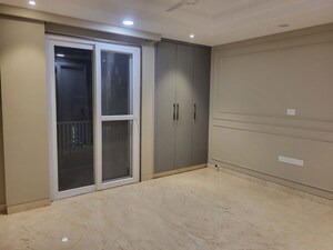 Room in 3 BHK Apartment at Greater Kailash ii – for Rent