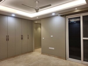 Room in 3 BHK Apartment at Greater Kailash ii – for Rent