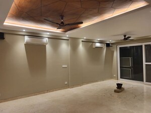 Room in 3 BHK Apartment at Greater Kailash ii – for Rent