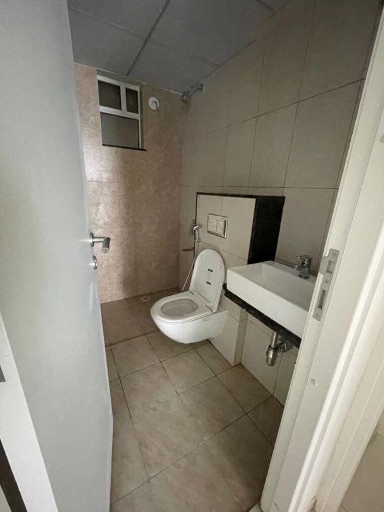 Bathroom, godrej-green-vistas 2 Bedroom 700 Sq.Ft. Apartment In Mahalunge Pune 10404982