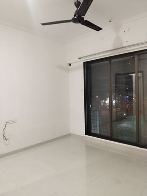 Room in 2.5 BHK Apartment at Sethia Kalpavruksh Heights, Kandivali West – for Rent