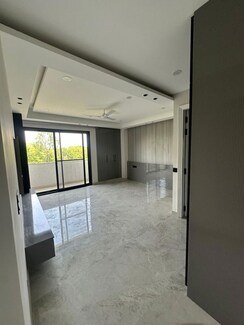 3 BHK + Pooja Room,Servant Room,Study Room,Extra Room,Basement,Store Room Builder Floor For Rent in DLF Phase II