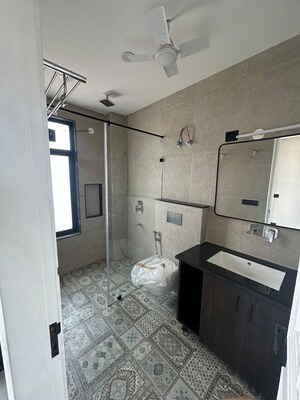 Kitchen in 3 BHK Builder Floor at Dlf Phase ii – for Rent