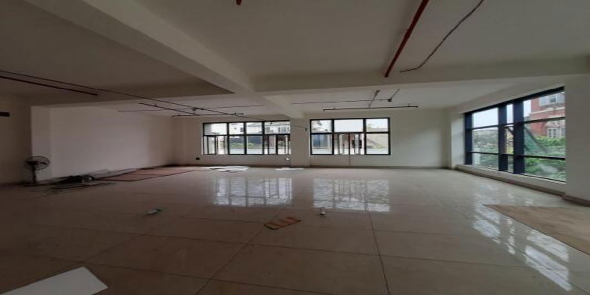Showroom For Sale in Chinar Park