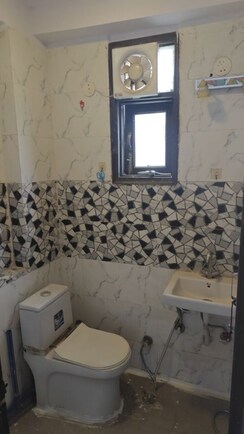 2 BHK Builder Floor For Rent in Maidan Garhi