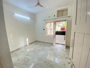 Room in 2 BHK Apartment at Sheikh Sarai – for Rent