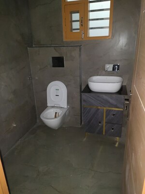 Bathroom in 6 BHK Independent House at Ambala Highway – for Sale