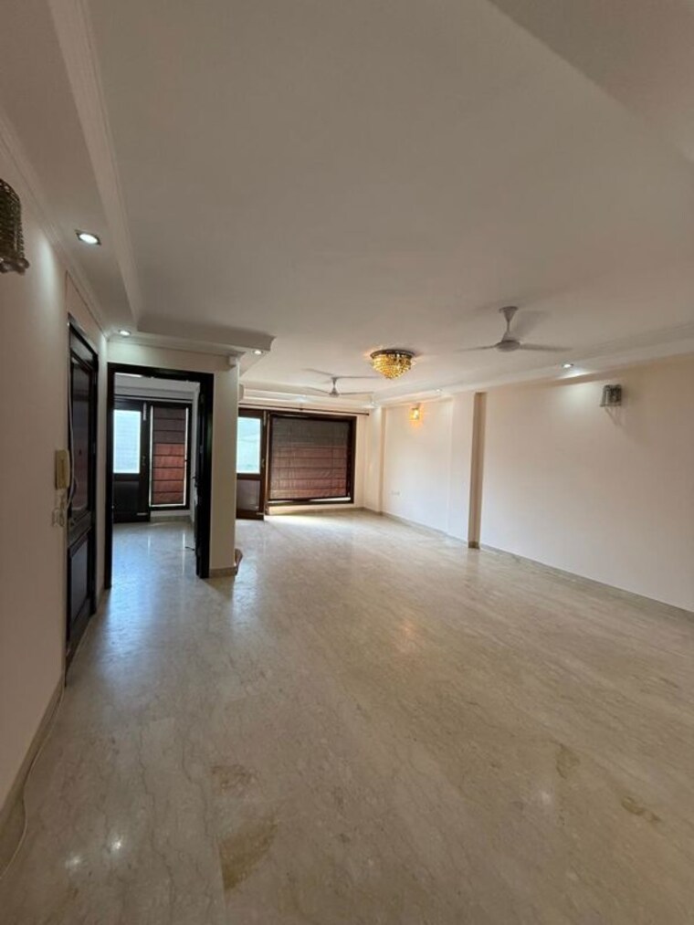 Room, nehru enclave 3 Bedroom 1800 Sq.Ft. Builder Floor In Nehru Enclave Delhi 10405141