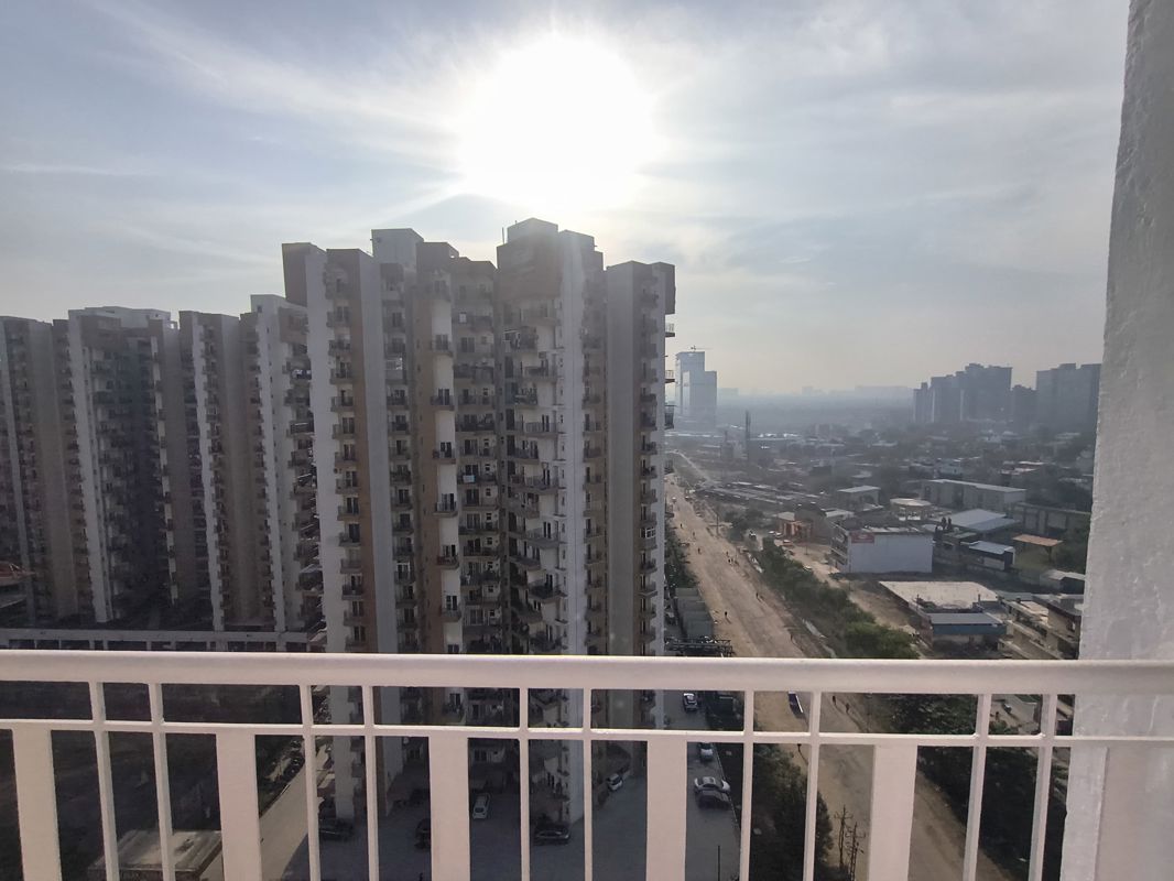 2 BHK 950 Sq.Ft. Builder Floor in Amrapali Leisure Park