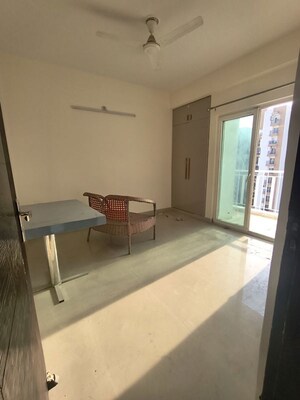 Kitchen in 2 BHK Builder Floor at Amrapali Leisure Park, Amrapali Leisure Valley – for Rent