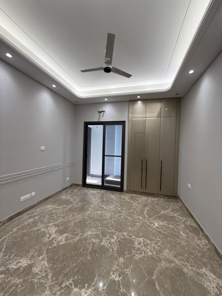 Room, shivalik colony 3 Bedroom 1800 Sq.Ft. Builder Floor In Shivalik Colony Delhi 10405160