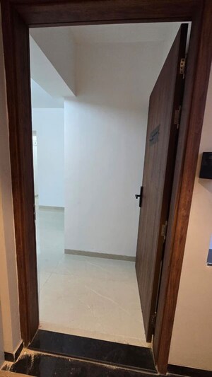 Room in 2 BHK Apartment at Pristine Allure, Kharadi – for Rent