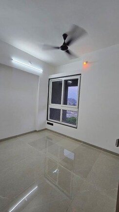 2 BHK Apartment For Rent in Pristine Allure