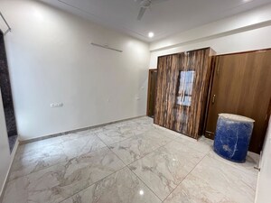 Room in 2 BHK Independent House at Gomti Nagar – for Rent