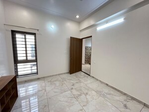 Room in 2 BHK Independent House at Gomti Nagar – for Rent