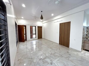 Room in 2 BHK Independent House at Gomti Nagar – for Rent