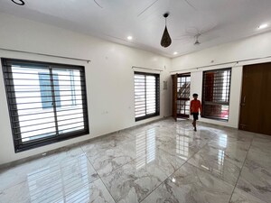 Room in 2 BHK Independent House at Gomti Nagar – for Rent