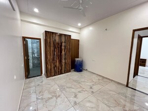 Room in 2 BHK Independent House at Gomti Nagar – for Rent