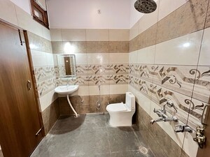 Kitchen in 2 BHK Independent House at Gomti Nagar – for Rent