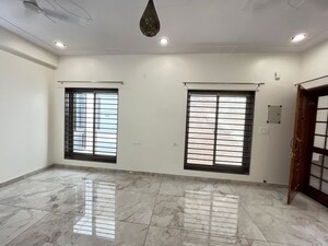 Room in 2 BHK Independent House at Gomti Nagar – for Rent