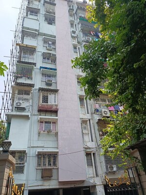  Apartment For Sale in Alipore