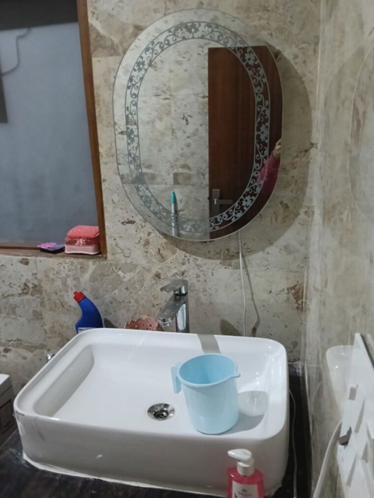 Bathroom, sector 85 2.5 Bedroom 150 Sq.Yd. Villa In Sector 85 Faridabad 10405328
