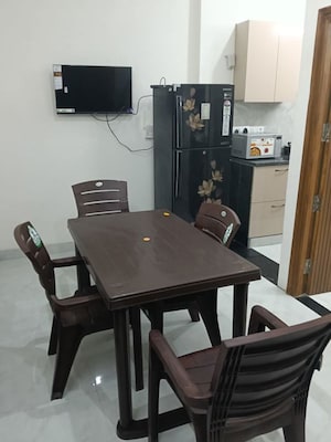 Team Area in 2.5 BHK Villa at Sector 85 – for Rent