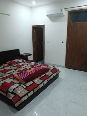 Bedroom in 2.5 BHK Villa at Sector 85 – for Rent
