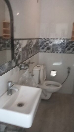 Bathroom in 1 RK Builder Floor at Lajpat Nagar I – for Rent