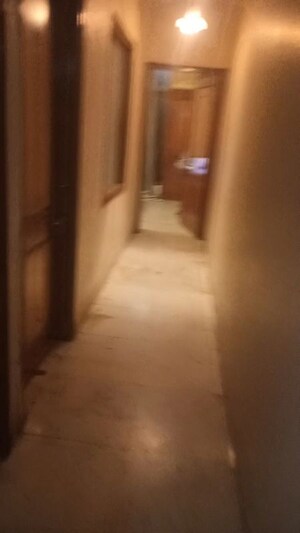 Room in 2 BHK Builder Floor at Lajpat Nagar ii – for Rent