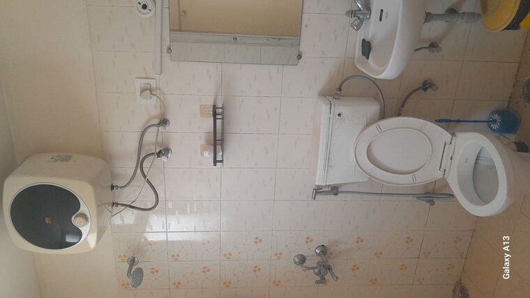 Bathroom, shree-vardhman-mantra 2 Bedroom 850 Sq.Ft. Apartment In Sector 67 Gurgaon 10405573
