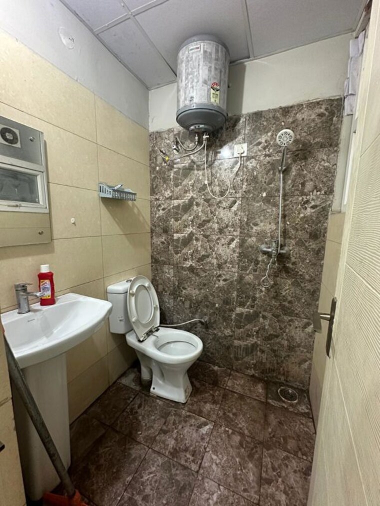 Bathroom, penta-homes 2 Bedroom 1100 Sq.Ft. Apartment In Vip Road Zirakpur 10405580