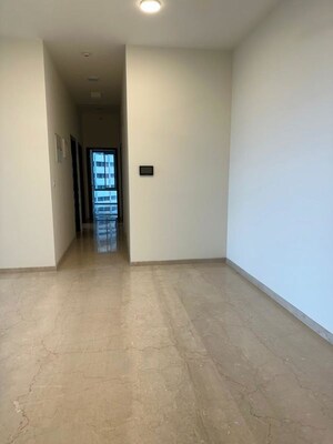 Room in 3 BHK Apartment at Piramal Mahalaxmi, Mahalaxmi – for Rent
