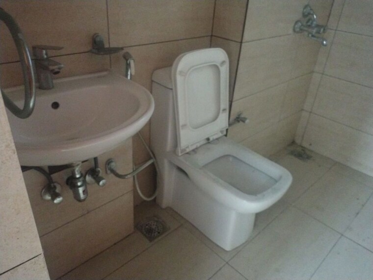 Bathroom, tata-eureka-park 3 Bedroom 1575 Sq.Ft. Apartment In Sector 150 Noida 10405662