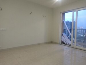 Room in 3 BHK Apartment at Tata Eureka Park, Sector 150 – for Rent