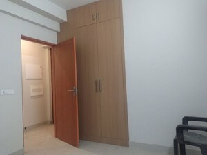 Room in 3 BHK Apartment at Tata Eureka Park, Sector 150 – for Rent