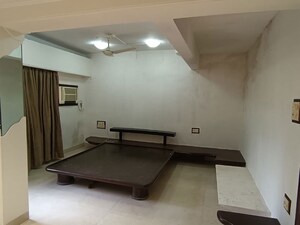 Room in 2 BHK Apartment at Juhu – for Sale
