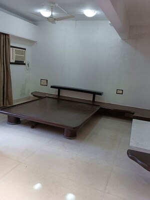 Room in 2 BHK Apartment at Juhu – for Sale