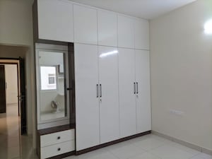 Room in 2 BHK Apartment at Prestige North Point, Kammanahalli – for Rent