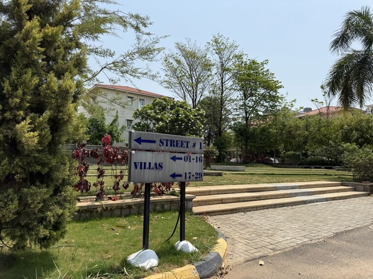 Garden, maithri-enclave 4 Bedroom 6000 Sq.Ft. Villa In Sainikpuri Hyderabad 10405919