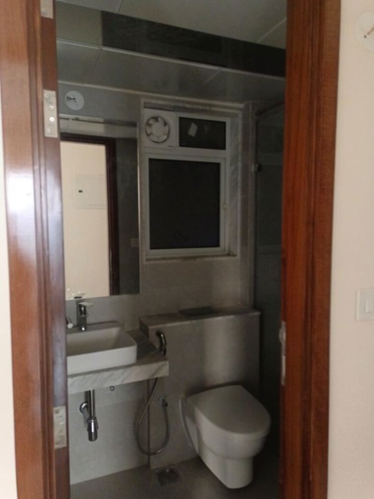 Bathroom, lnt-elixir-reserve 3 Bedroom 11000 Sq.Ft. Apartment In Powai Mumbai 10405925