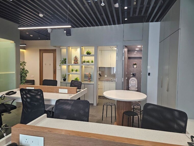 Team Area, one-lodha-place Commercial Office Space 730 Sq.Ft. In Lower Parel Mumbai 10405970