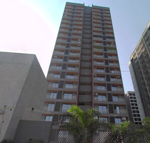  Apartment For Sale in Pal