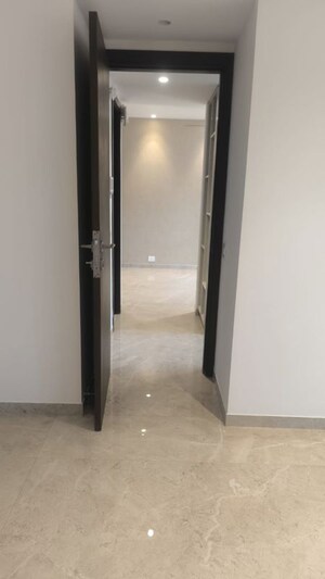 Room in 3 BHK Apartment at Hiranandani Highland, Powai – for Rent