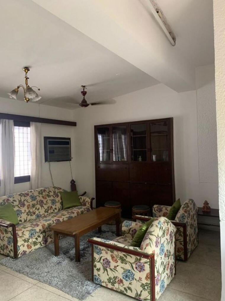 Bedroom, defence colony 1 Bedroom 1350 Sq.Ft. Builder Floor In Defence Colony Delhi 10406071